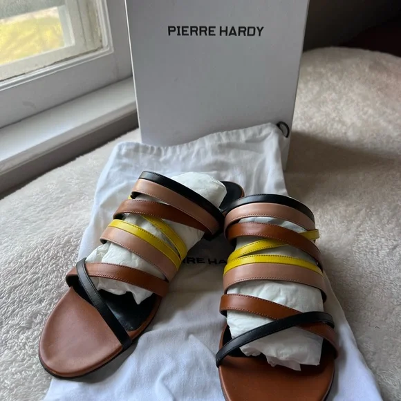 Pierre Hardy slides - Picture 3 of 6